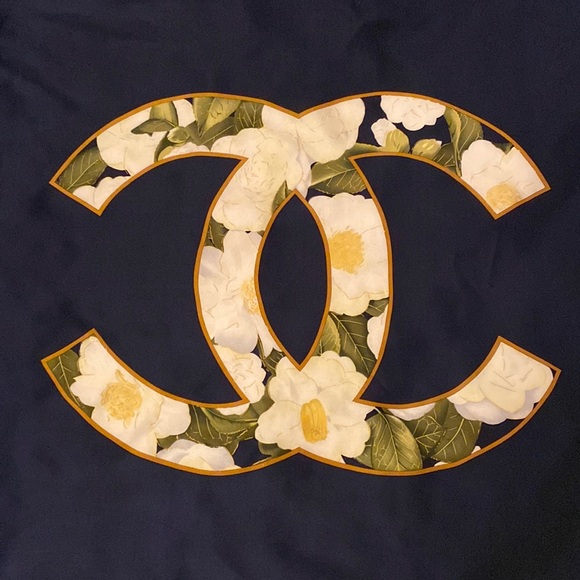 Chanel coco square silk scarf - Picture 11 of 14